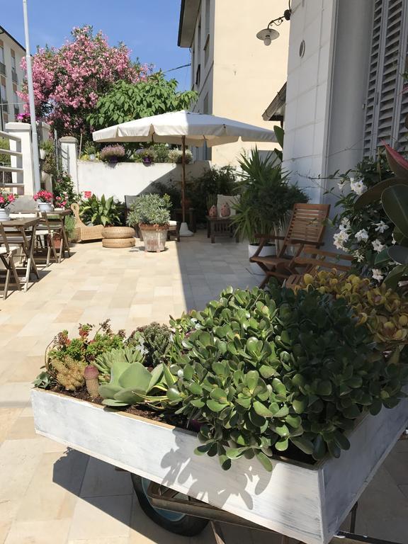 hotel lisà Viareggio Exterior foto