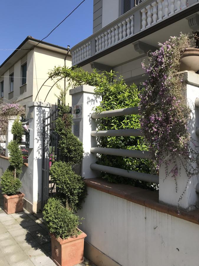 hotel lisà Viareggio Exterior foto